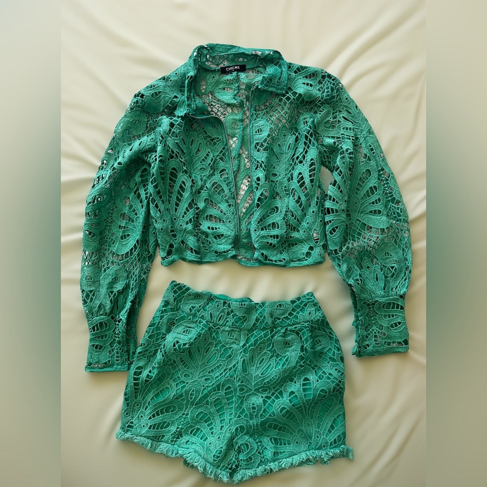 Luxury crochet set in emerald green